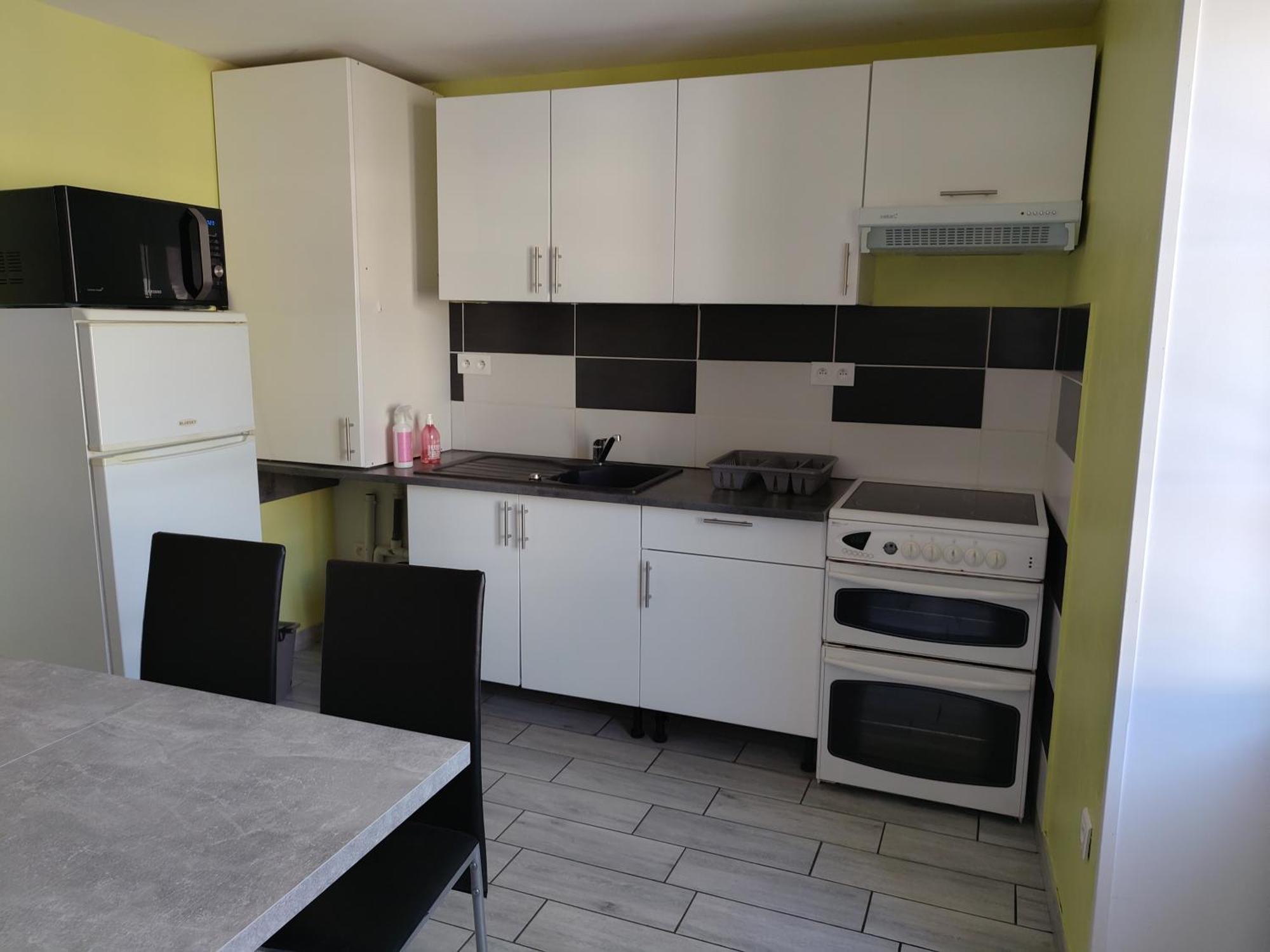 Apartment Centre *